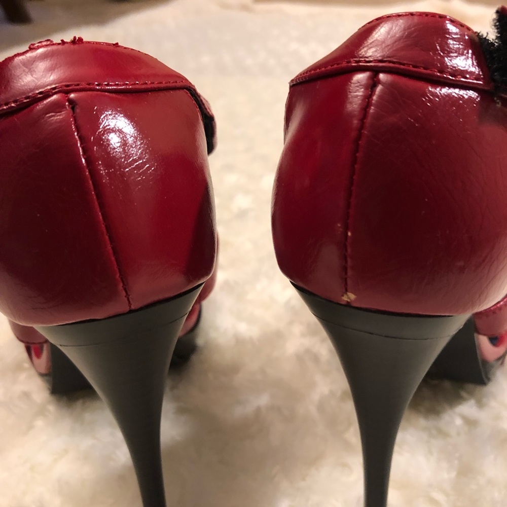 Red Heels - Picture 3 of 5